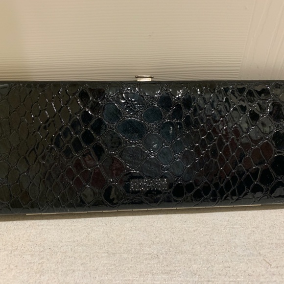 Kenneth Cole Reaction Clutch Wallet - Picture 4 of 8